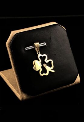 Dije en oro de 10k
